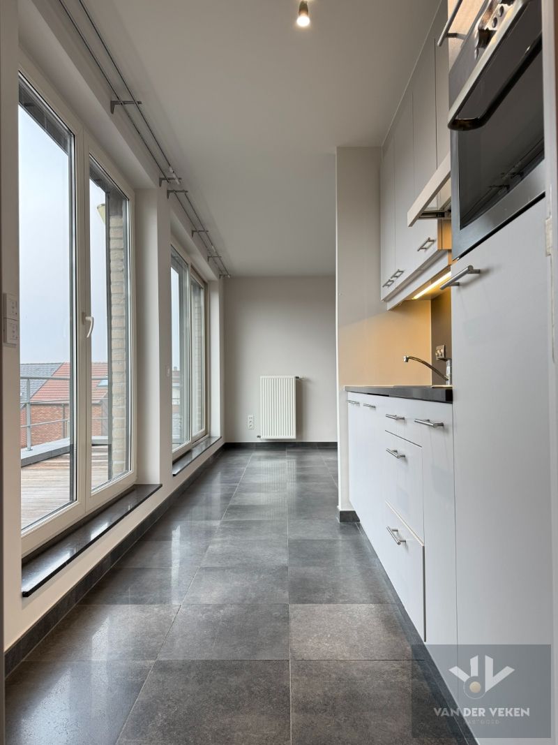 VERNIEUWD 2-SLPK APPARTEMENT MET 2 TERRASSEN foto 3