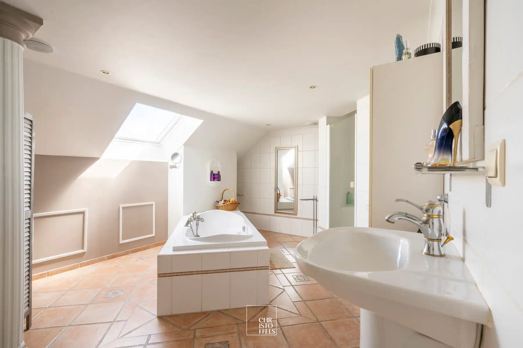 Charmante villa op een perceel van 1.136 m² in bosrijke omgeving foto 6