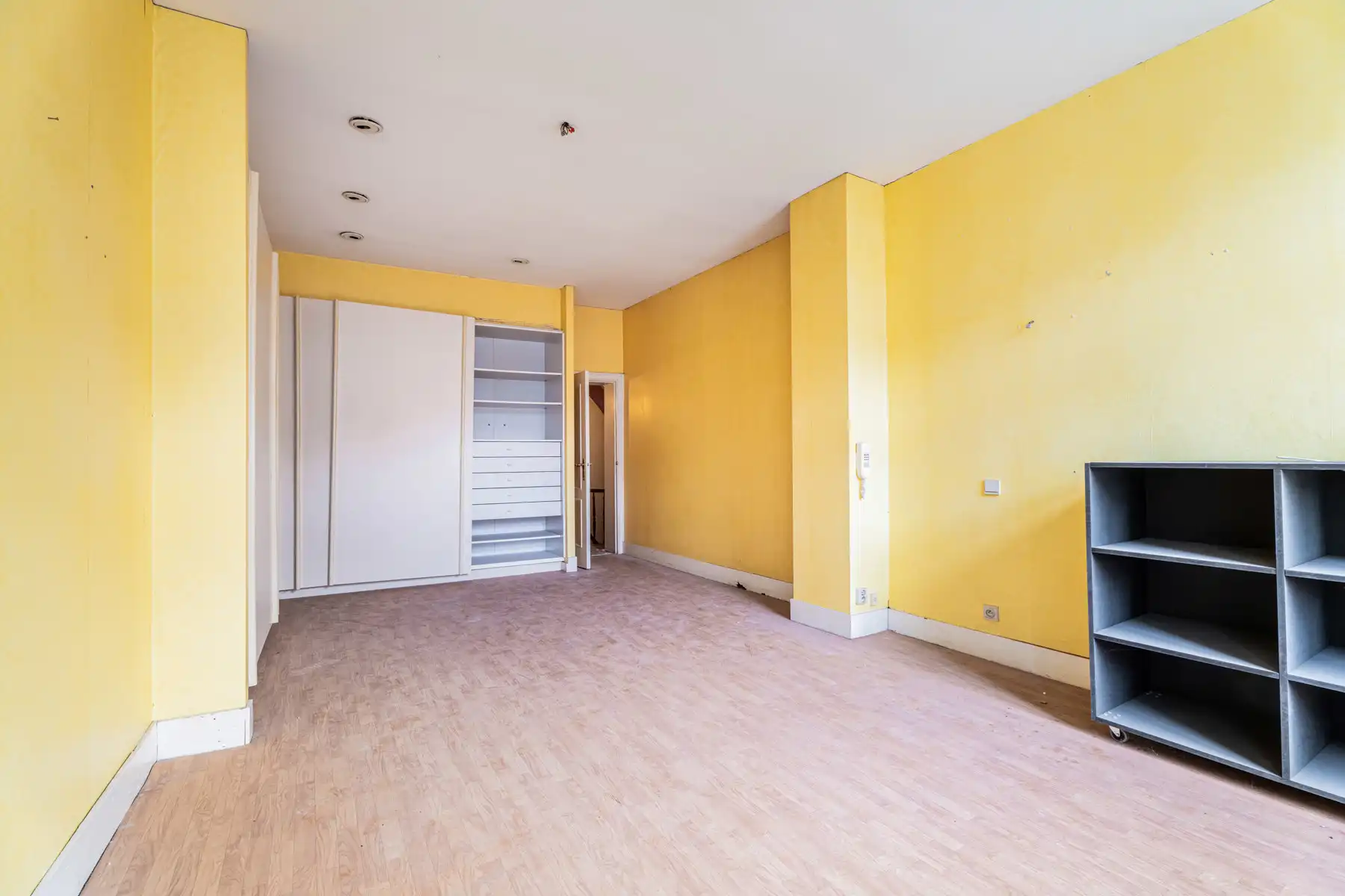Veelzijdig handelshuis op toplocatie in het centrum van Halle foto 8