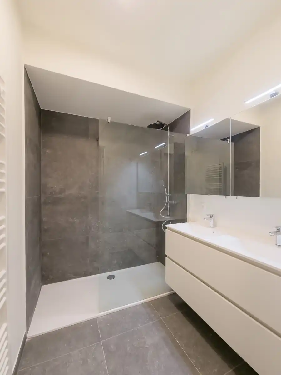 Lichtrijk nieuwbouwappartement met 2 slaapkamers en terras foto 11