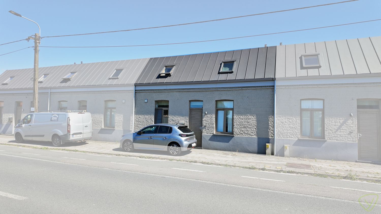 Charmant gerenoveerde woning gelegen te Adegem! foto {{pictureIndex}}