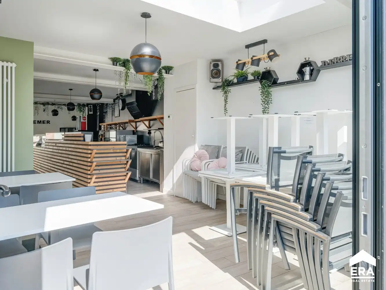 Woonhuis met handelsgedeelte foto 12