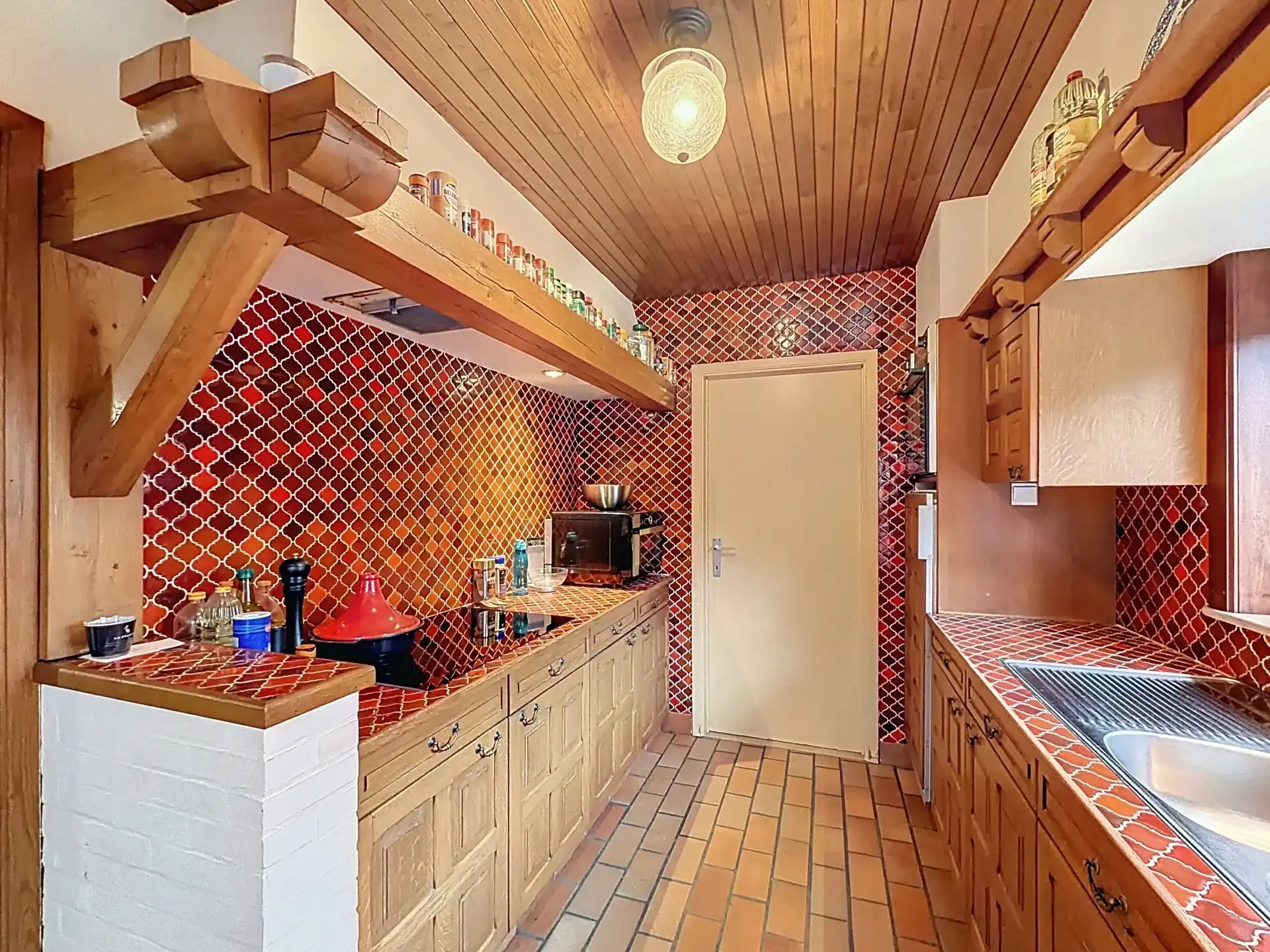 Op te frissen woning met 4 slaapkamers op een groot perceel. foto 11