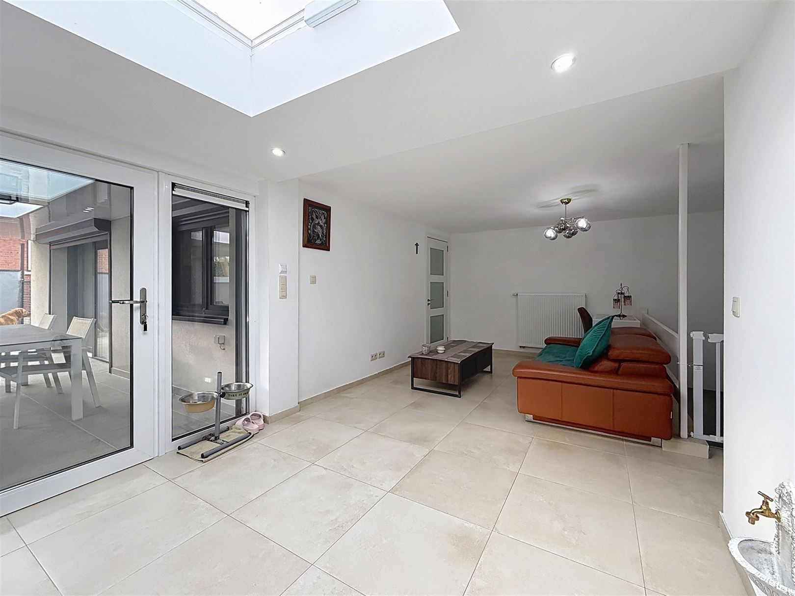 Ruime gerenoveerde woning, 5 slpks, 2 bdks, tuin, 11a 11ca  foto 16