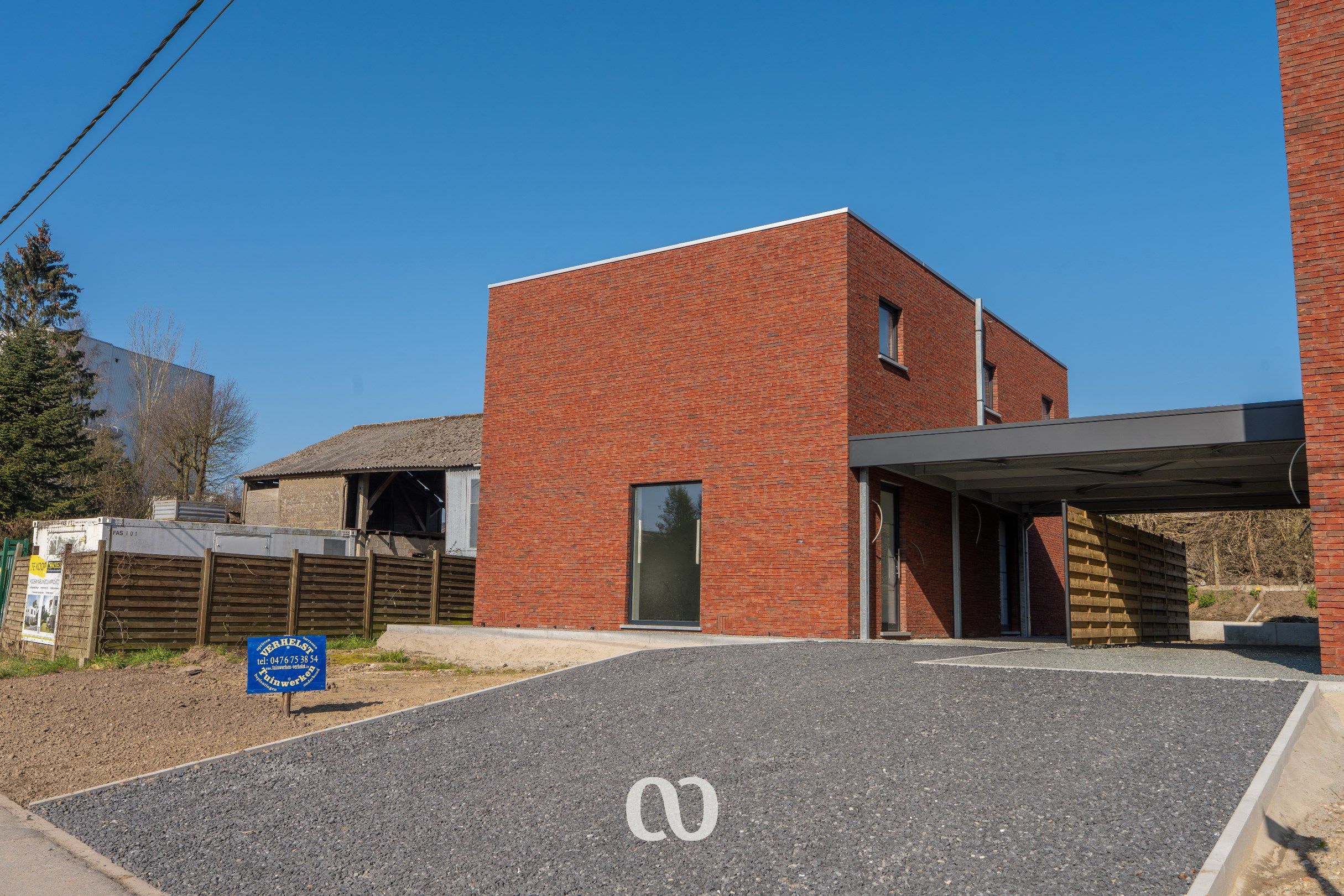 Ruime nieuwbouwwoning aan de jachthaven foto {{pictureIndex}}