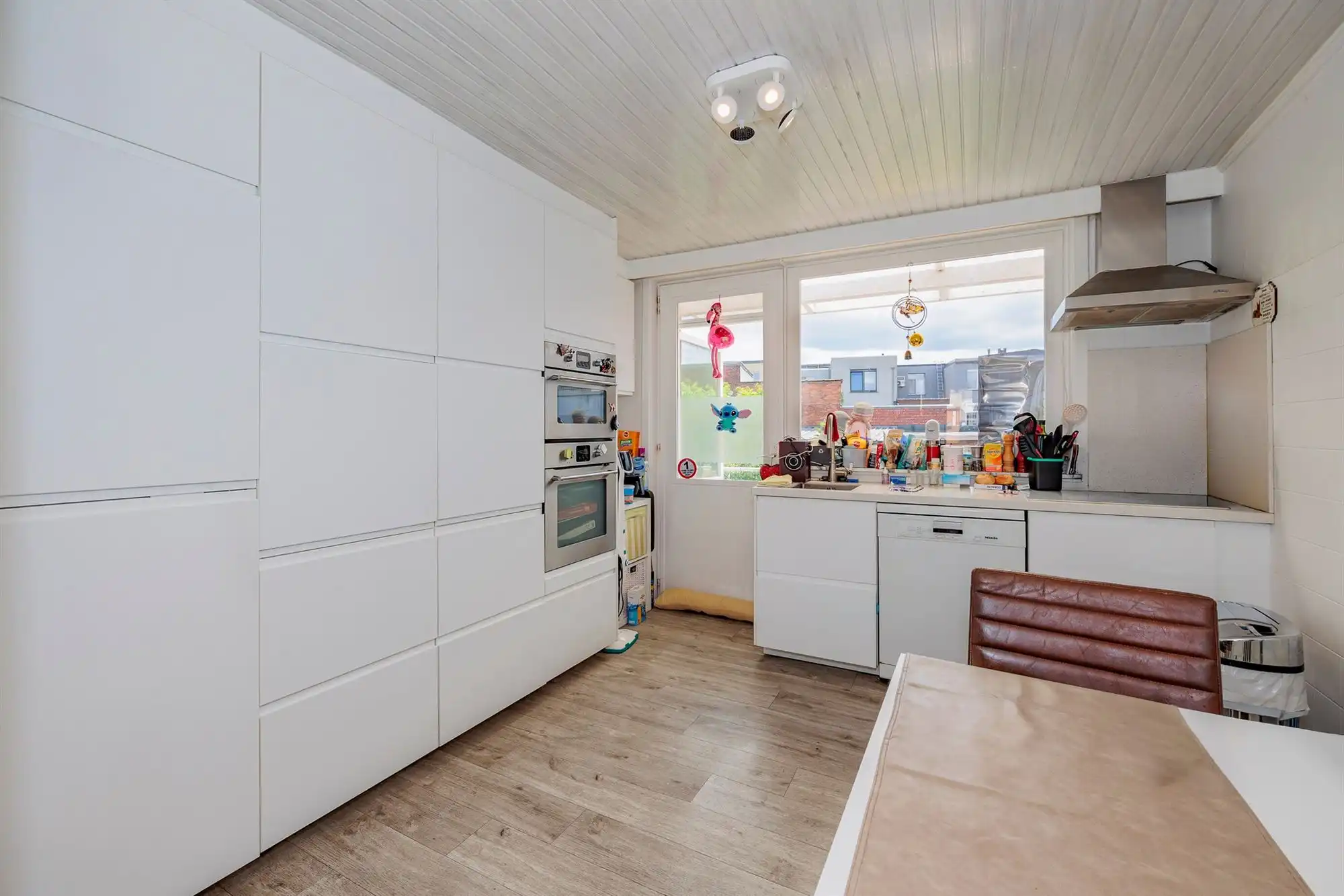 Bel-étage met 3 slaapkamers, zonnige tuin en ruime garage! foto 6
