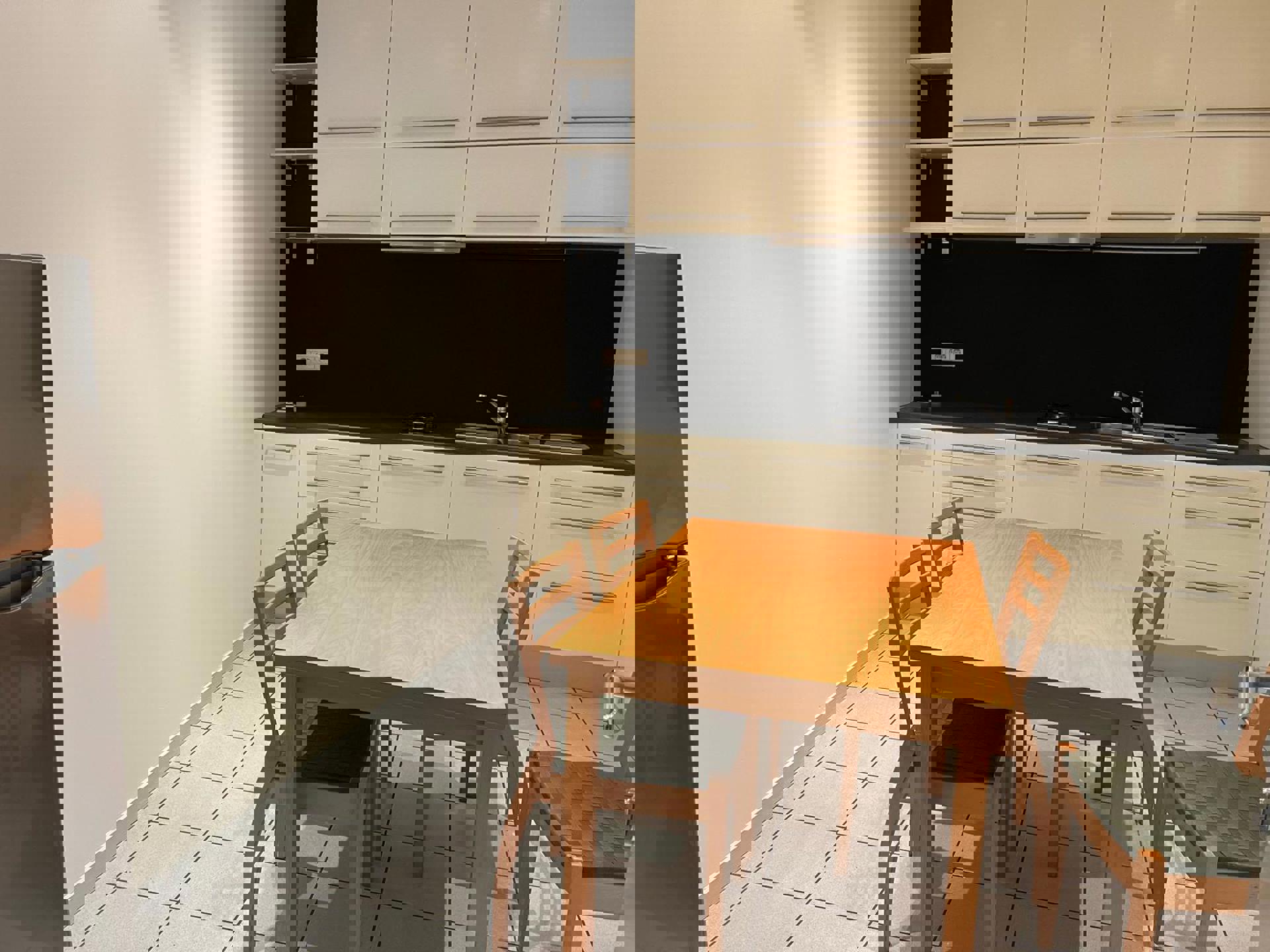 Kontich: magazijn 620m² met kantoor en buiten stockage foto 9