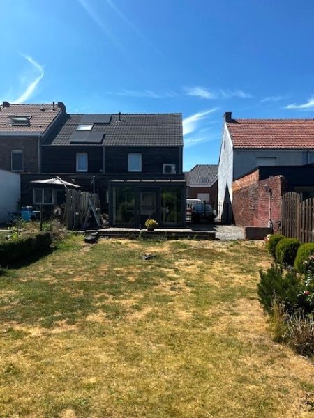 Aangename HOB, met grote tuin en parking foto 17