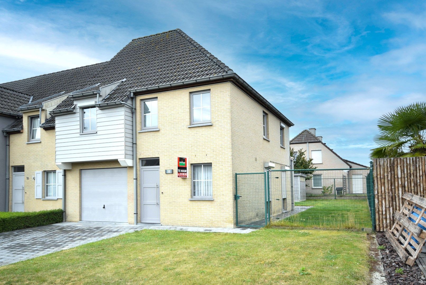 RECENT HALFOPEN WONING OP TOPLOCATIE  foto {{pictureIndex}}