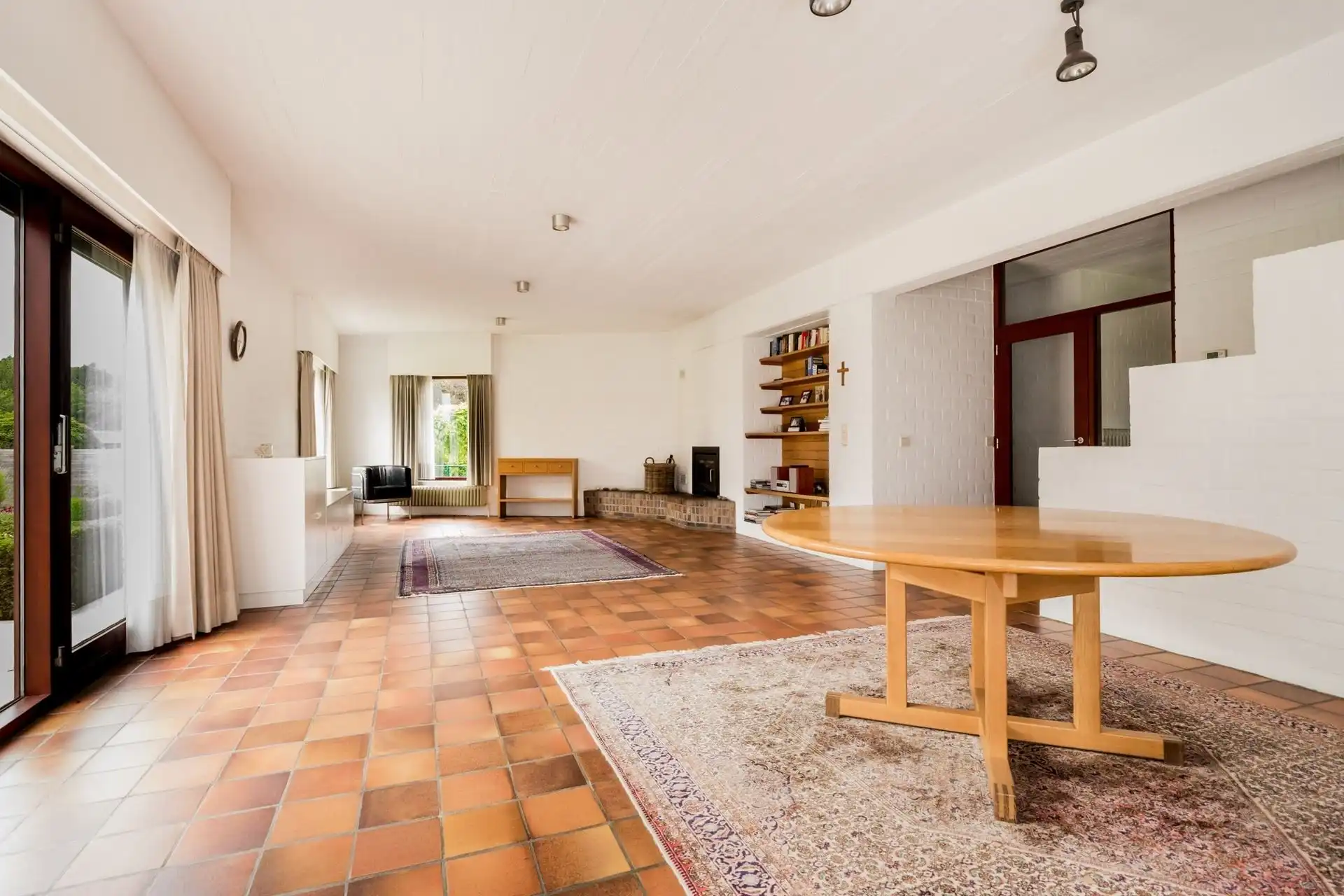Villa met privébos op een perceel van 4.350 m²  foto 5