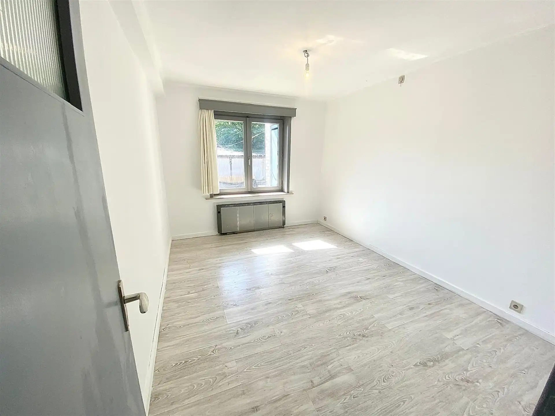 Goed gelegen appartement met twee slaapkamers te Aalst foto 6