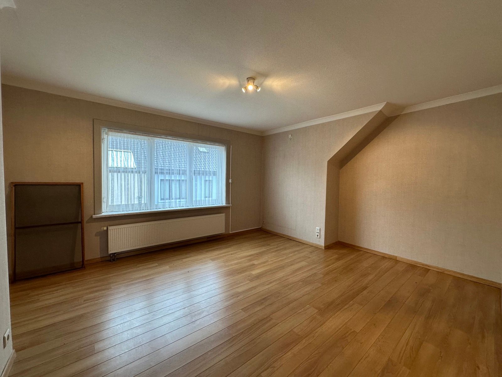 Ruime bel-étagewoning te huur met tuin en garagebox! foto 12
