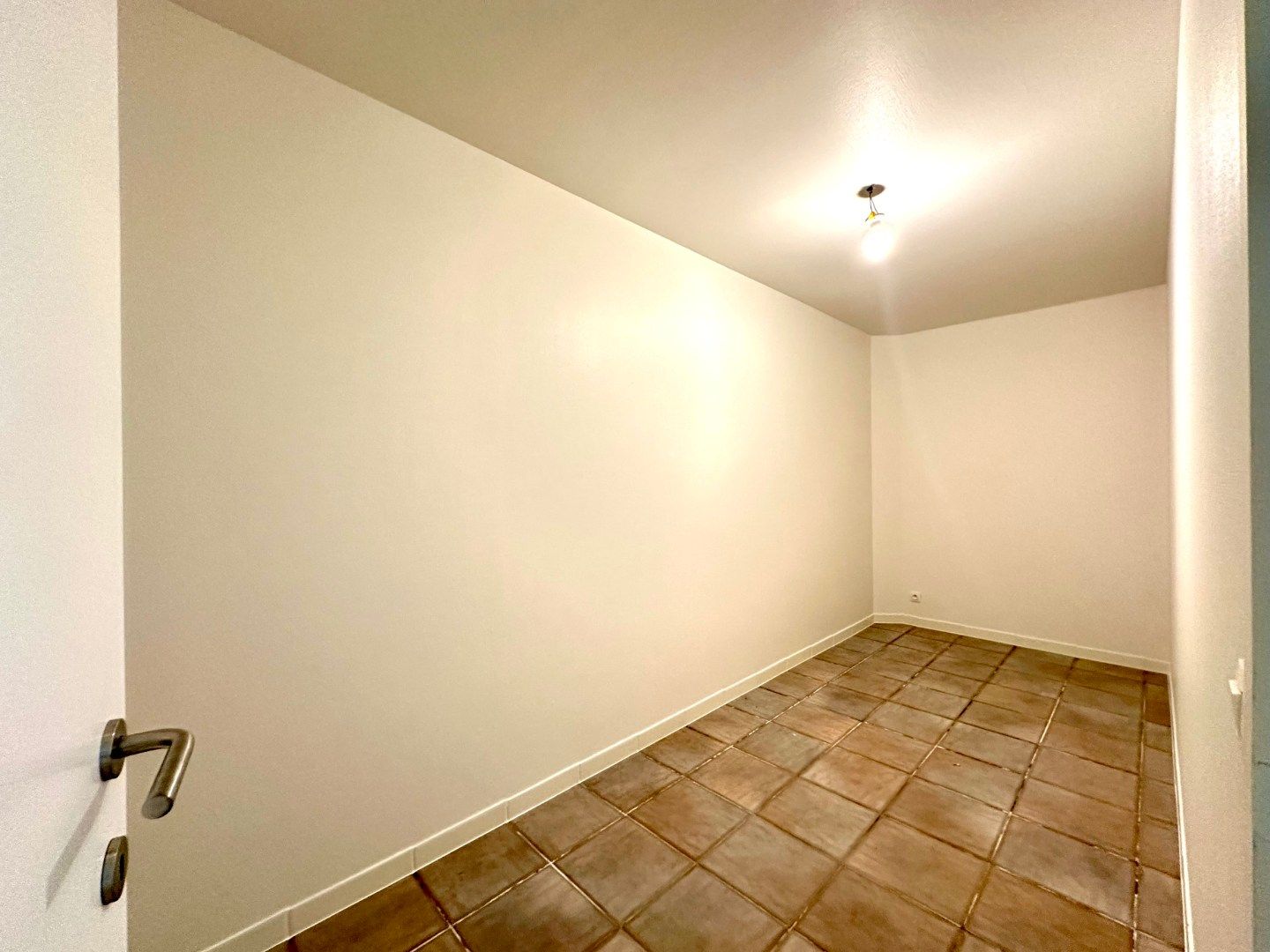 Gerenoveerd gelijkvloers appartement foto 10