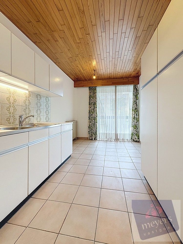 Ruim appartement met 2 slaapkamers en garage foto 10