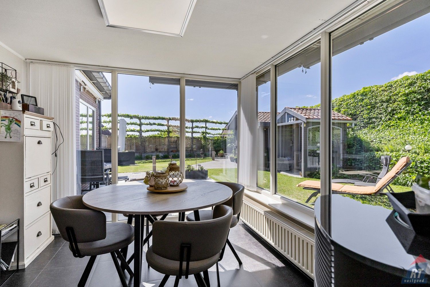 Instapklare open bebouwing met tuin op het zuidwesten en 4 slaapkamers foto 12
