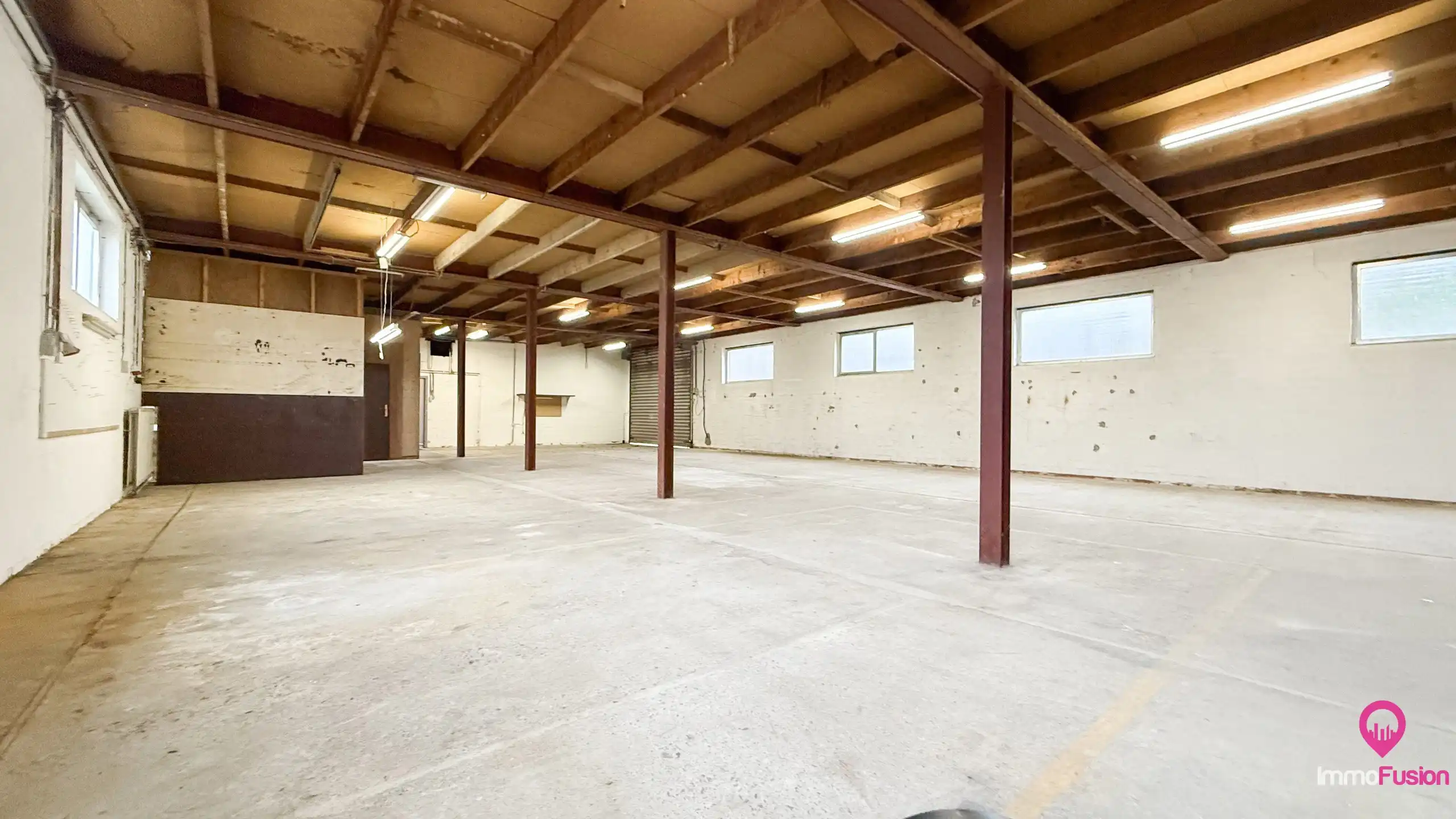 Magazijn met 4 aparte ruimtes en uitstekende bereikbaarheid! foto 20