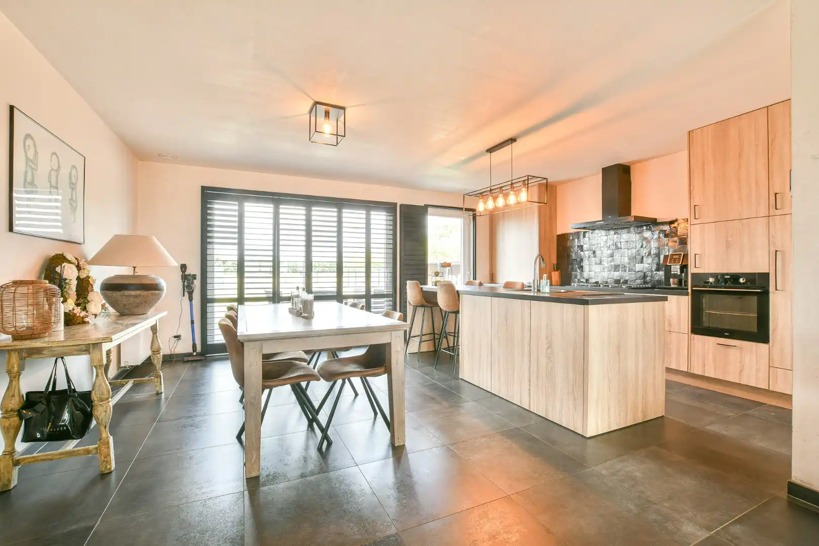 Moderne en energiezuinige halfopen bebouwing (2020) met 4 slaapkamers in Vosseslag, De Haan foto 2