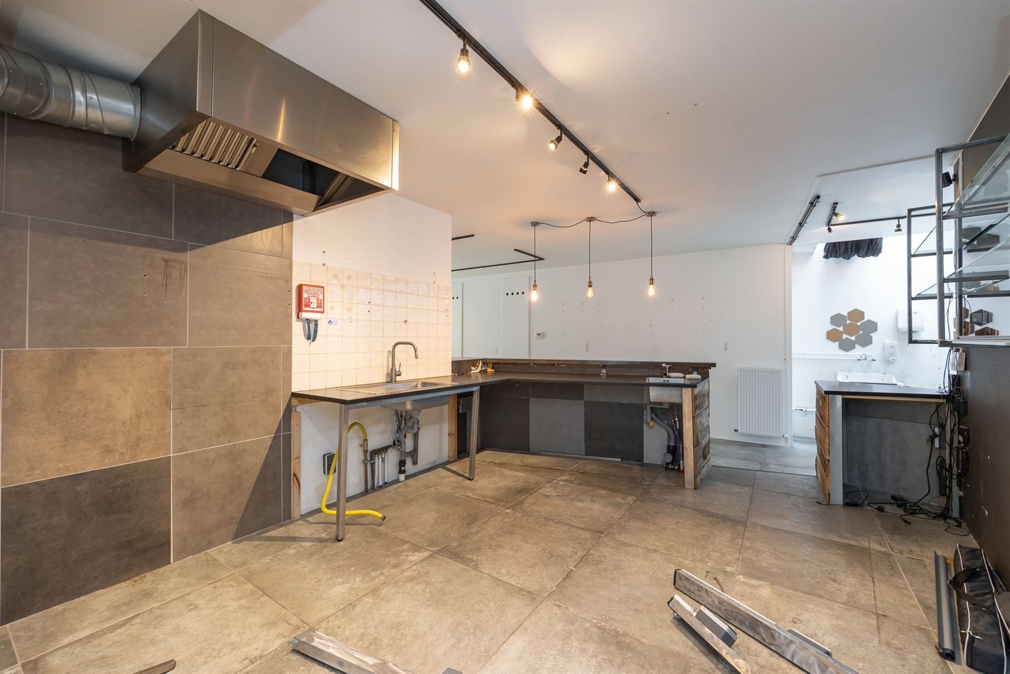 Handelsgelijkvloers van 152m² op toplocatie foto 8