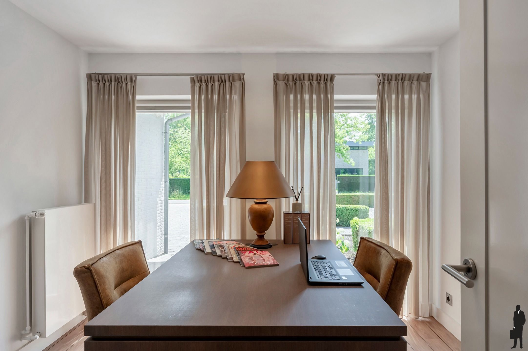 Tijdloze villa op perceel van ca. 1287 m².  foto 15