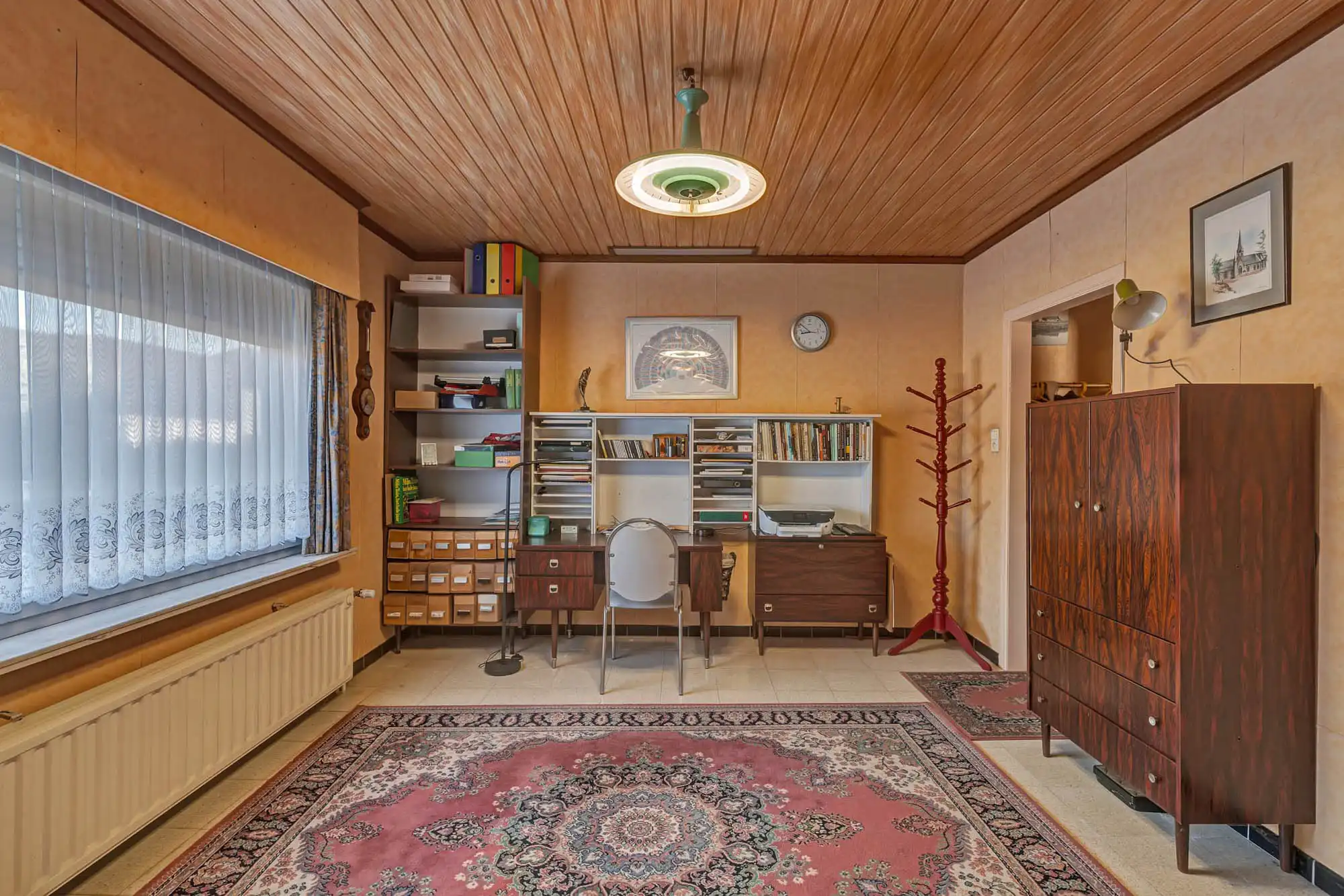 Te renoveren halfopen woning met garage en grote tuin foto 5