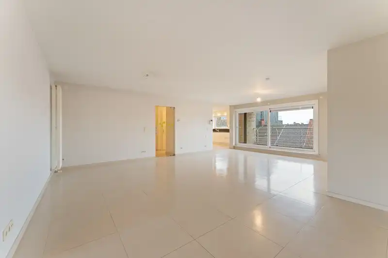 Centrum Roeselare - Ruim Instapklaar energiezuinig App met 3 slpk en garage foto 2