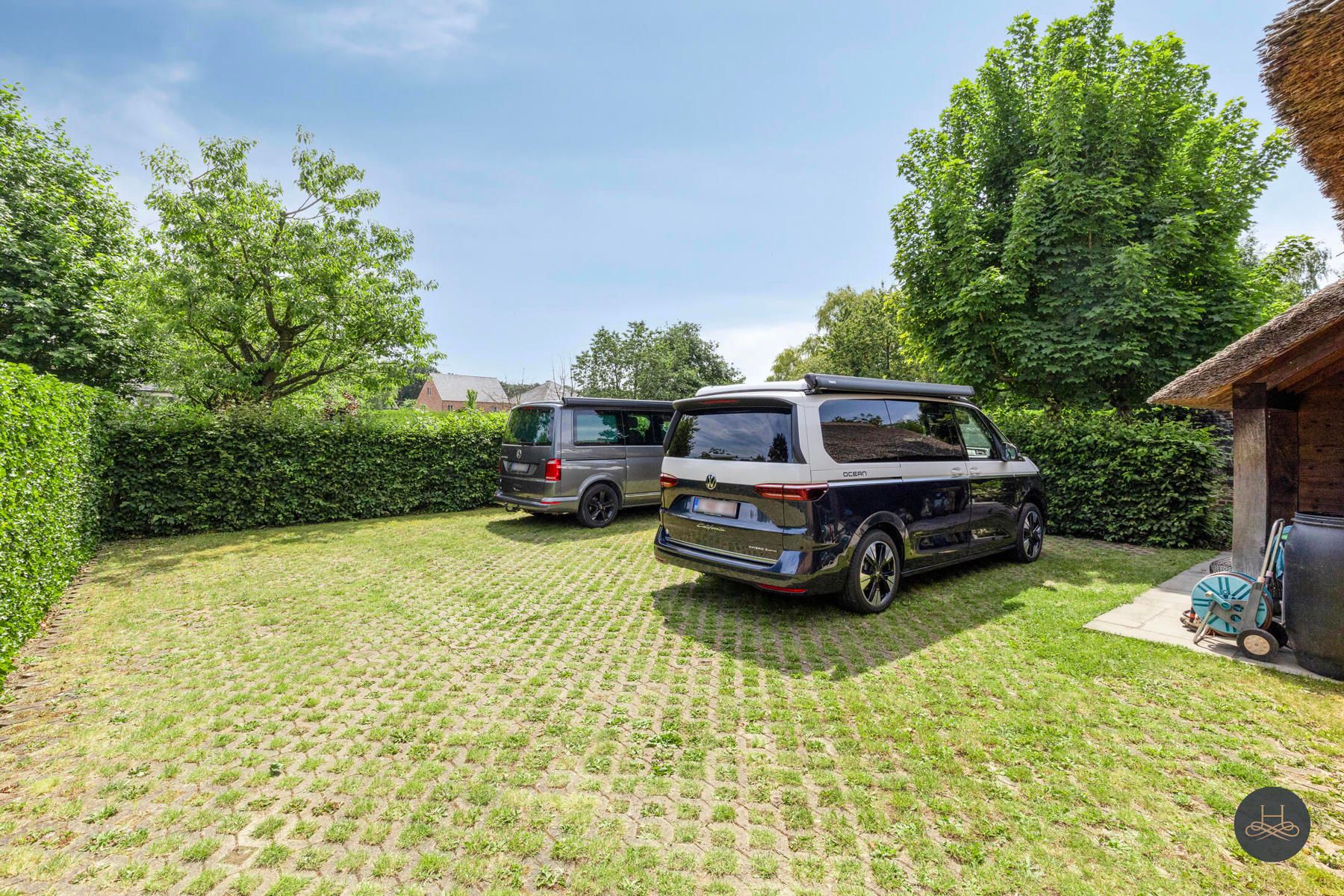 Instapklare villa met prachtig aangelegde tuin en zwembad foto 28