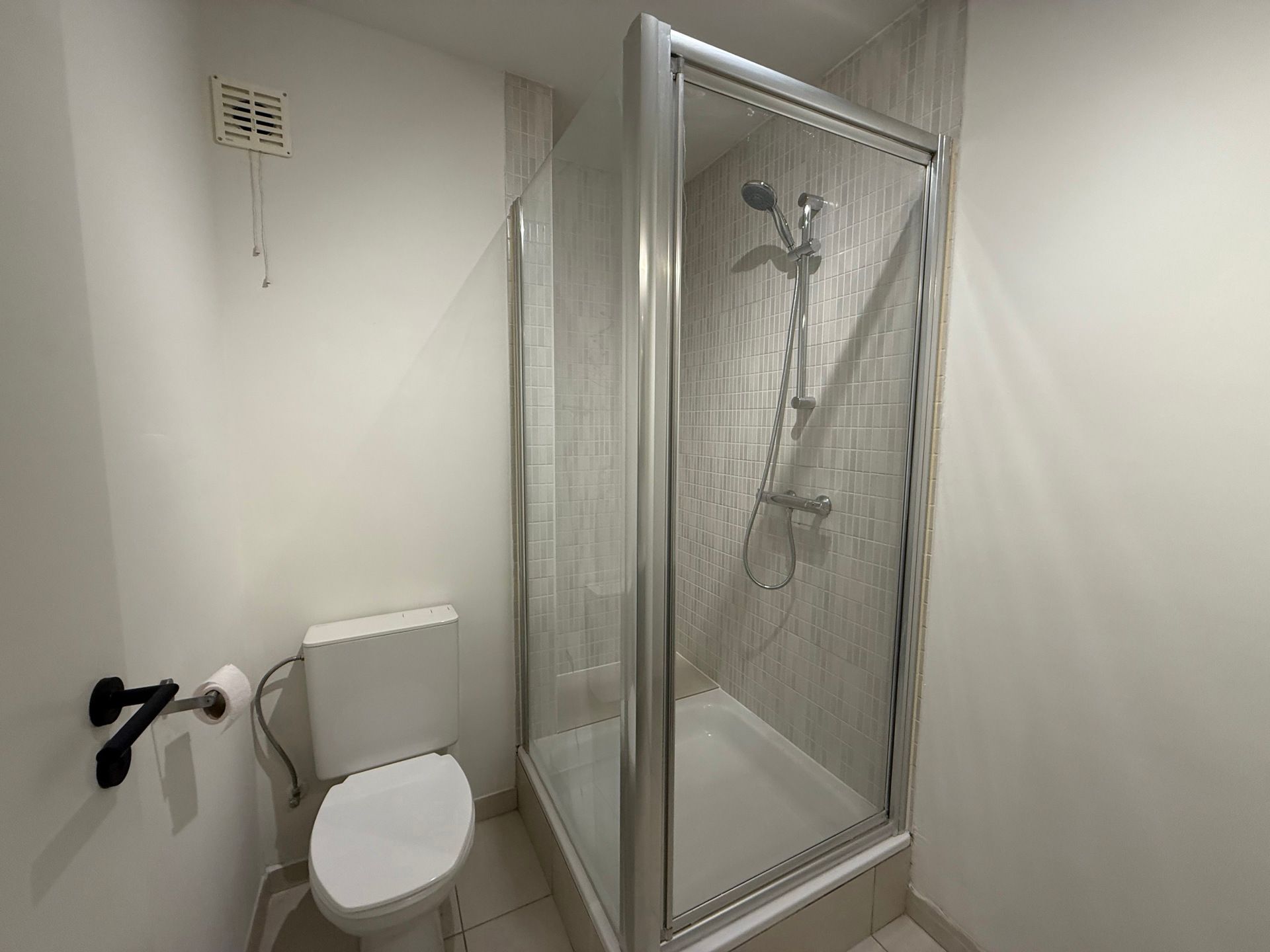 WETTEREN - Hernieuwd appartement in het centrum. foto 5