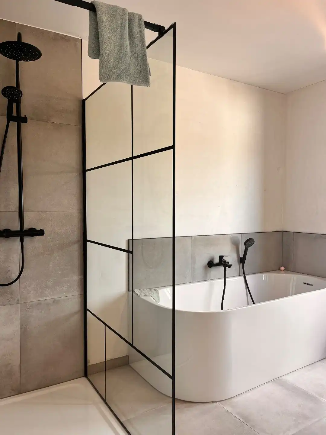 Instapklare woning te Kuurne met 3 slaapkamers, zijweg, oprit en zoveel meer! foto 12