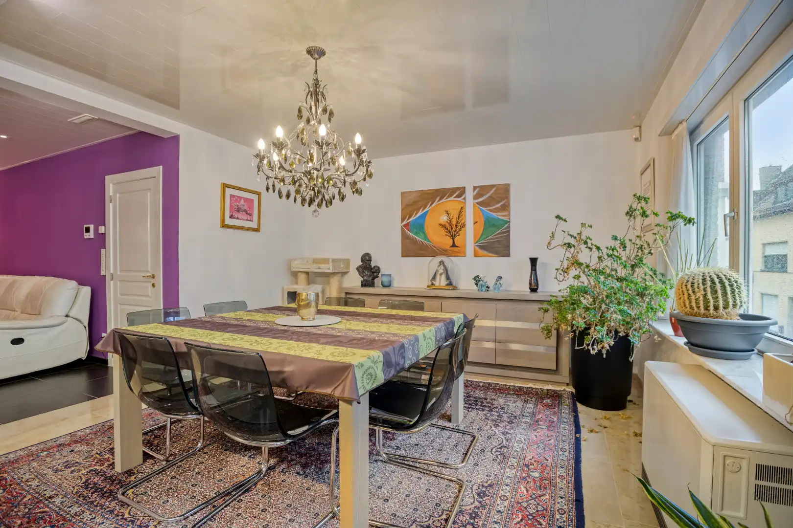 Ruime en centraal gelegen woning met dubbele garage foto 9