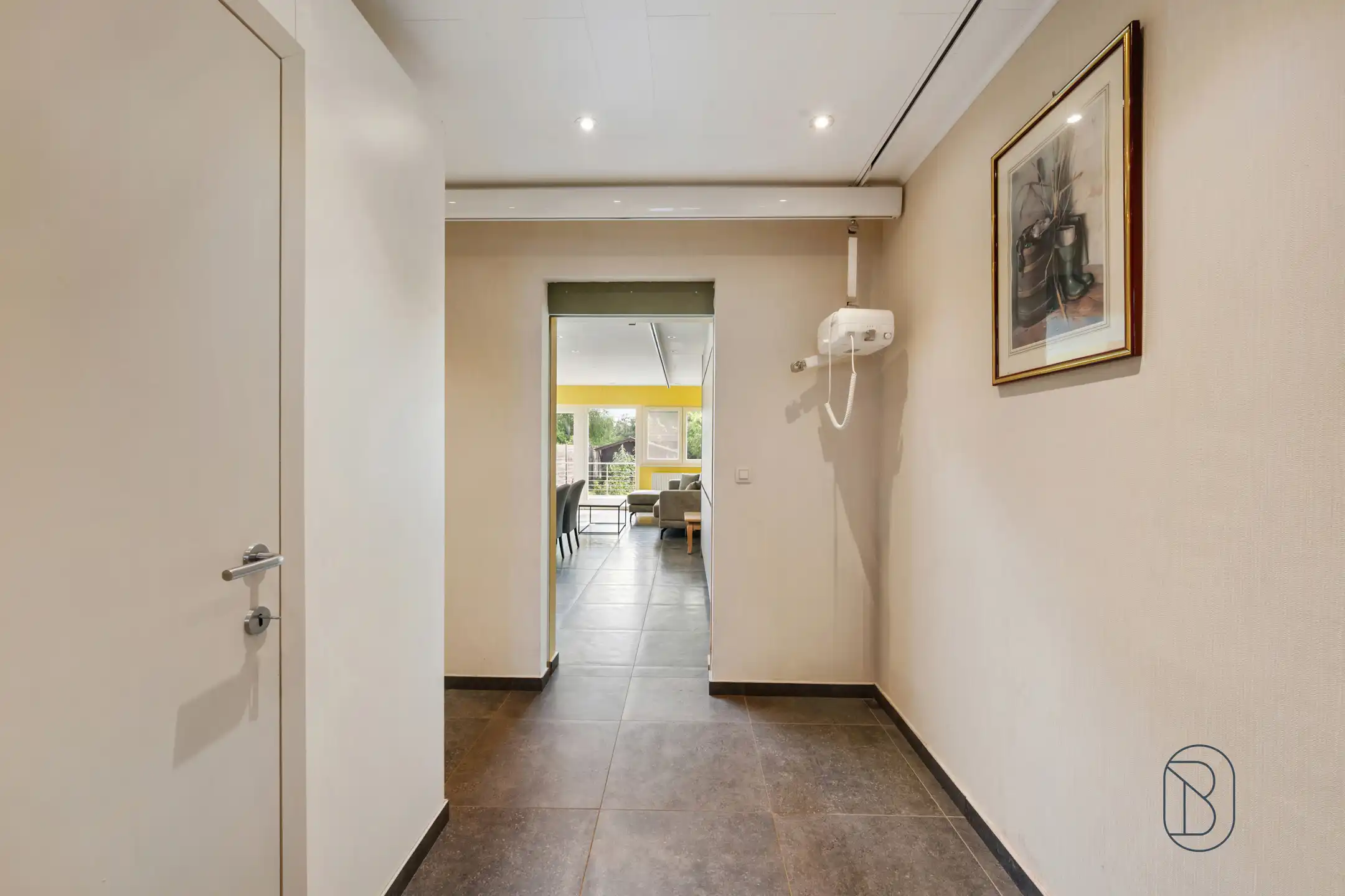 Ruime instapklare woning met 4 slpk, garage en tuin in Heule foto 11
