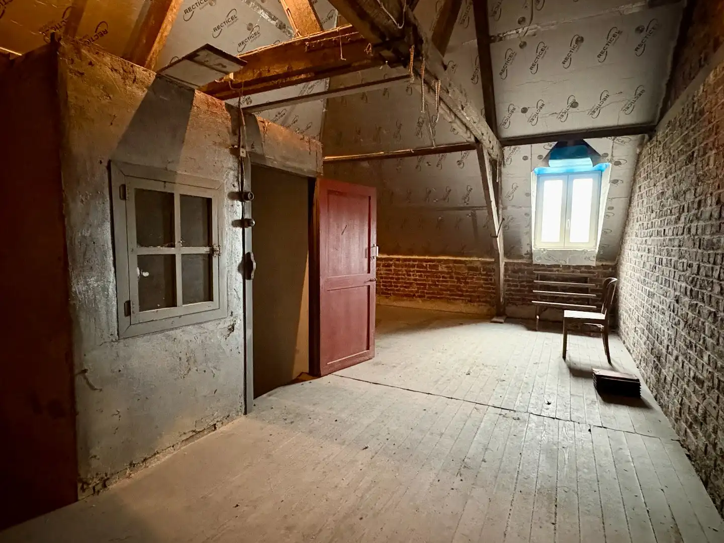 Halfopen herenhuis te koop in Kooigem op 1.382 m² grond foto 13