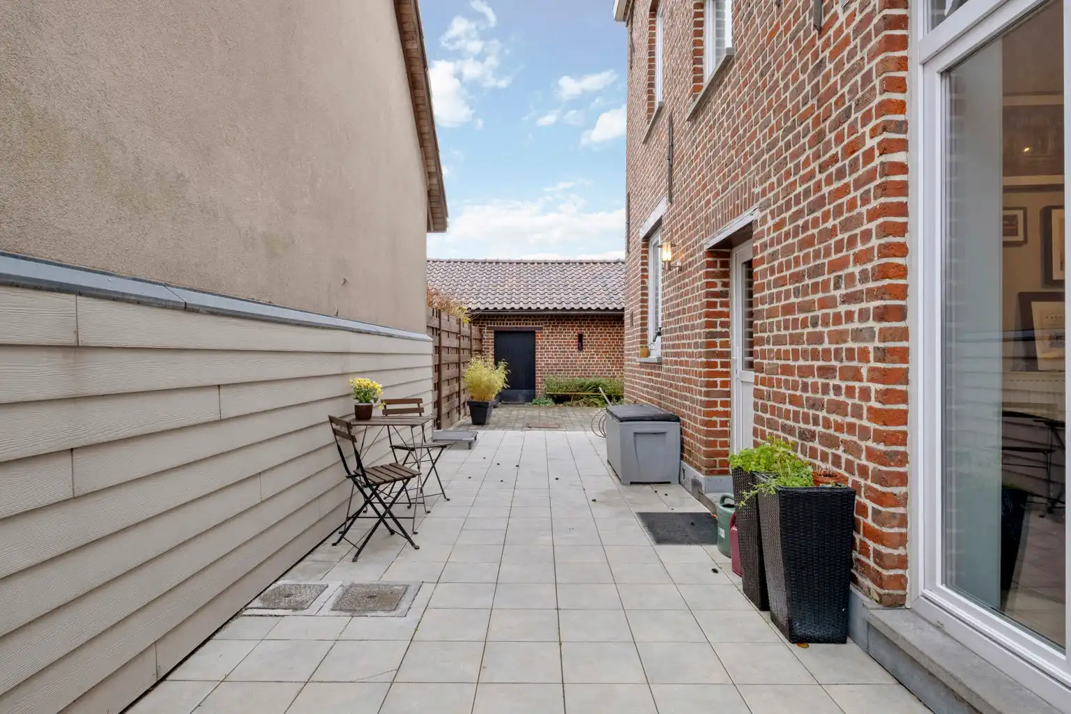 RUIME ALLEENSTAANDE WONING IN DOODLOPENDE STRAAT foto 19