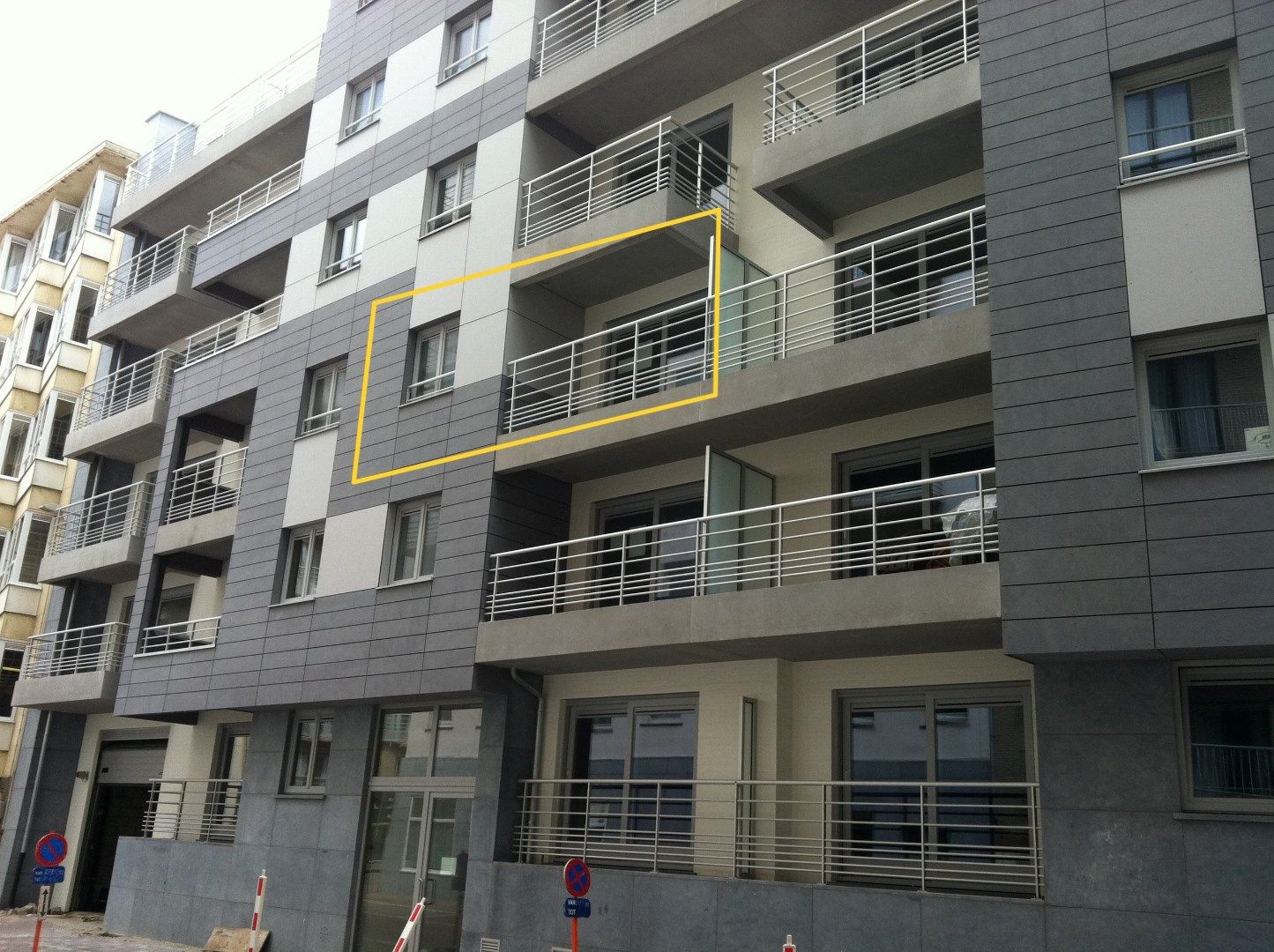 Hip appartement in 2de lijn van de zeedijk in het bruisende Mariakerke foto {{pictureIndex}}