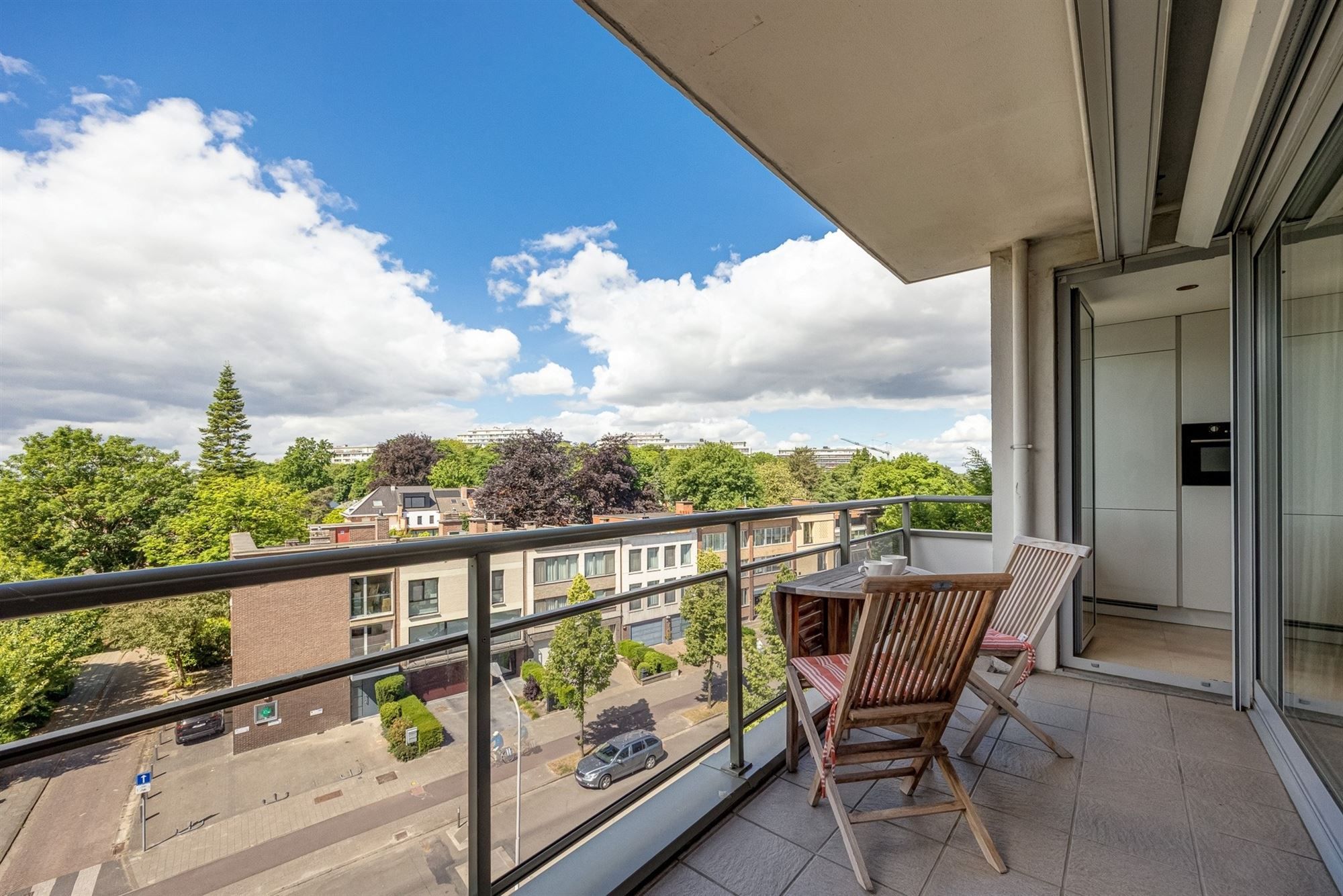 Instapklaar en lichtrijk hoekappartement nabij het Rooi foto 11