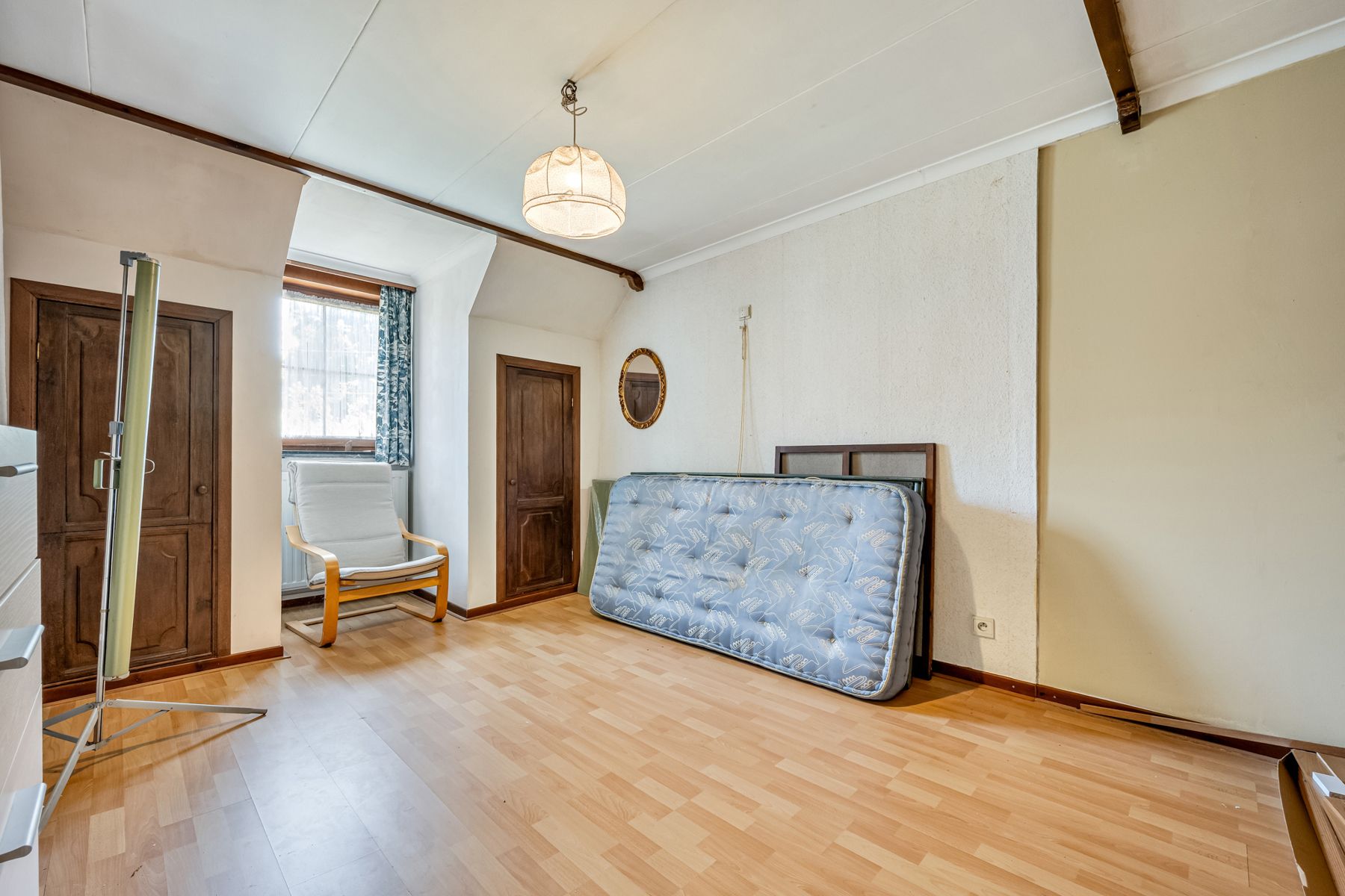 Charmante woning met karakter – ideaal renovatieproject! foto 12