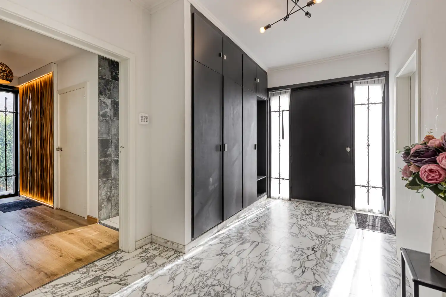 Karaktervolle gerenoveerde villa nabij Spuikom te koop foto 4