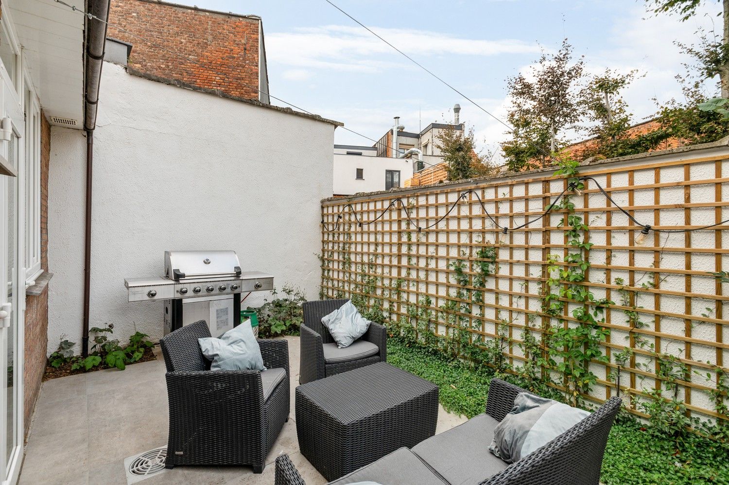 Charmant huis met 3 slaapkamers, koer en terras te Deurne! foto 9