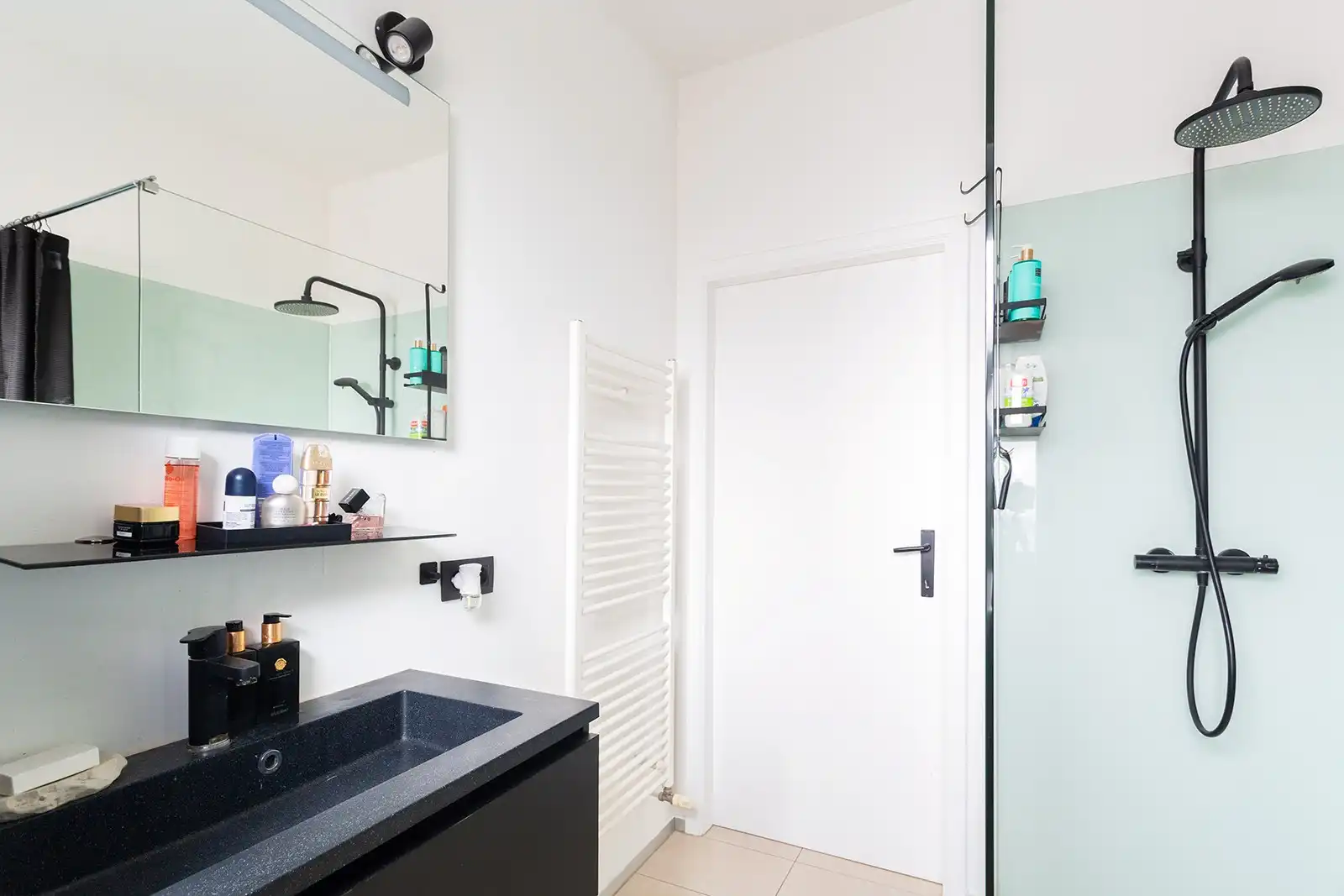 Prachtig gerenoveerd appartement met 3 ruime slaapkamers en terras foto 19