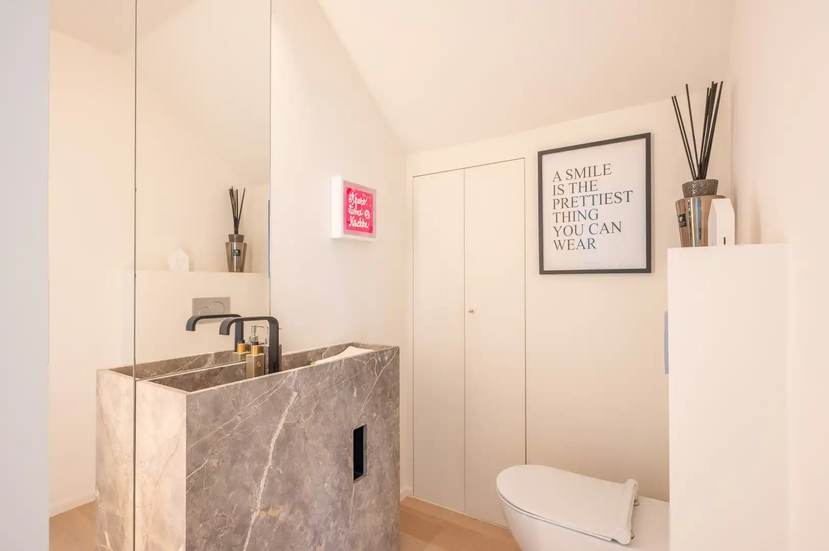 Uitzonderlijke eigendom met een uniek open zicht op de Hazegraspolders, vlakbij het Oosthoekplein. foto 15