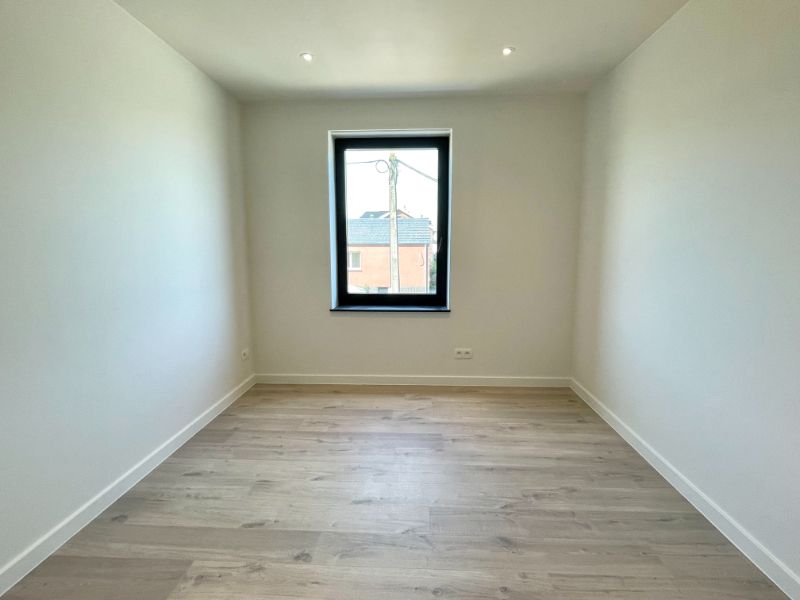 PRACHTIGE NIEUWBOUWWONING MET 3 SLAAPKAMERS TE HUUR foto 14