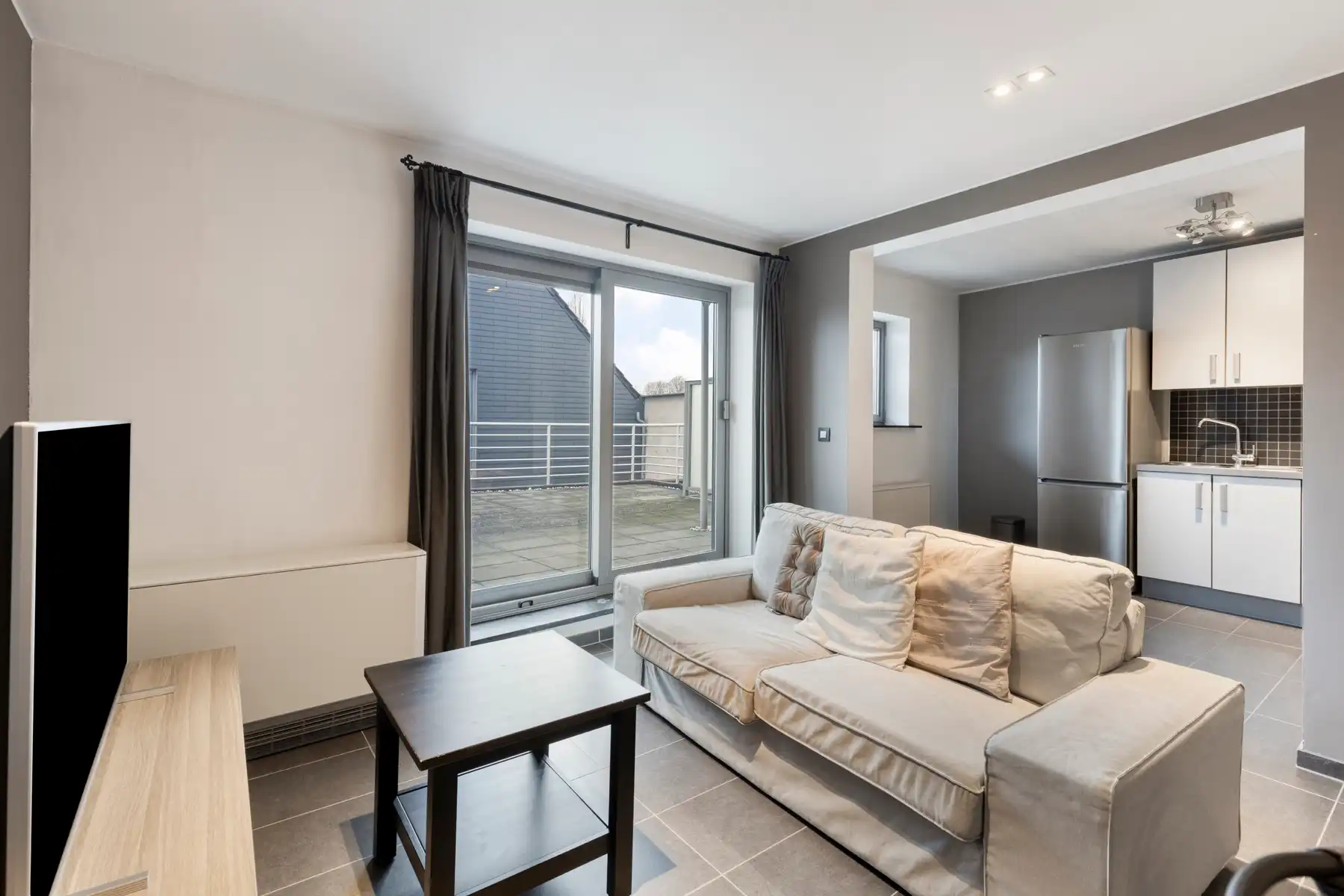 Instapklaar appartement met terras en garage in het centrum van Ninove! foto 7