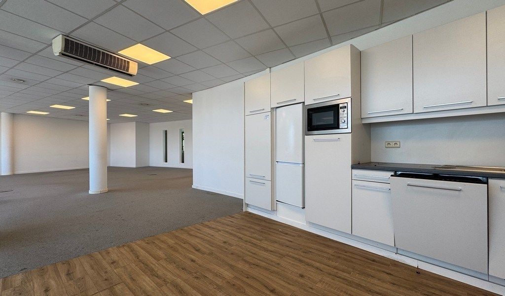 Commerciële kantoorruimte te huur in Antwerp Gate I te Berchem foto 5