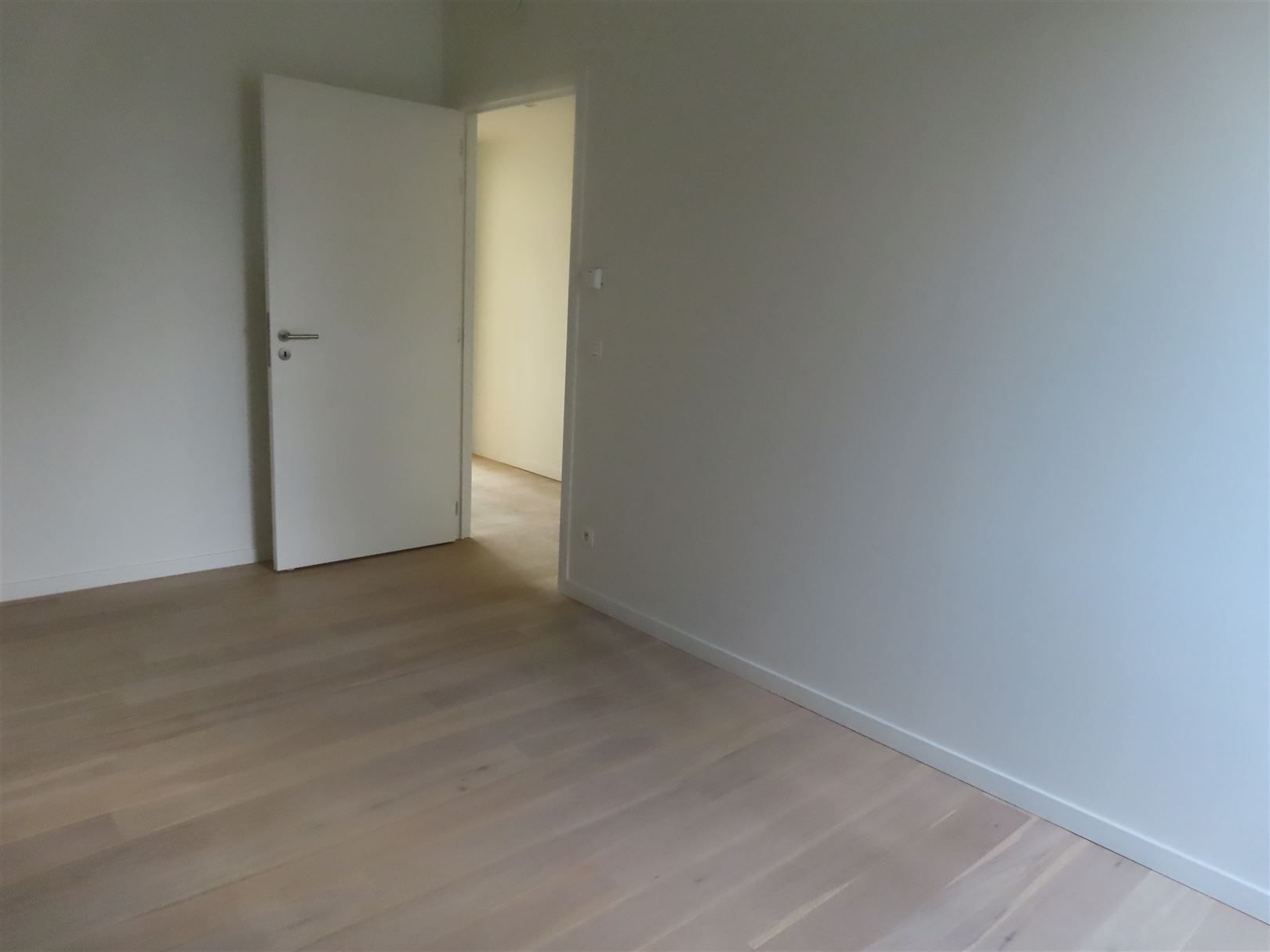 Luxueus nieuwbouw  2-slaapkamer appartement met terras en mogelijk ook autostaanplaats foto 9