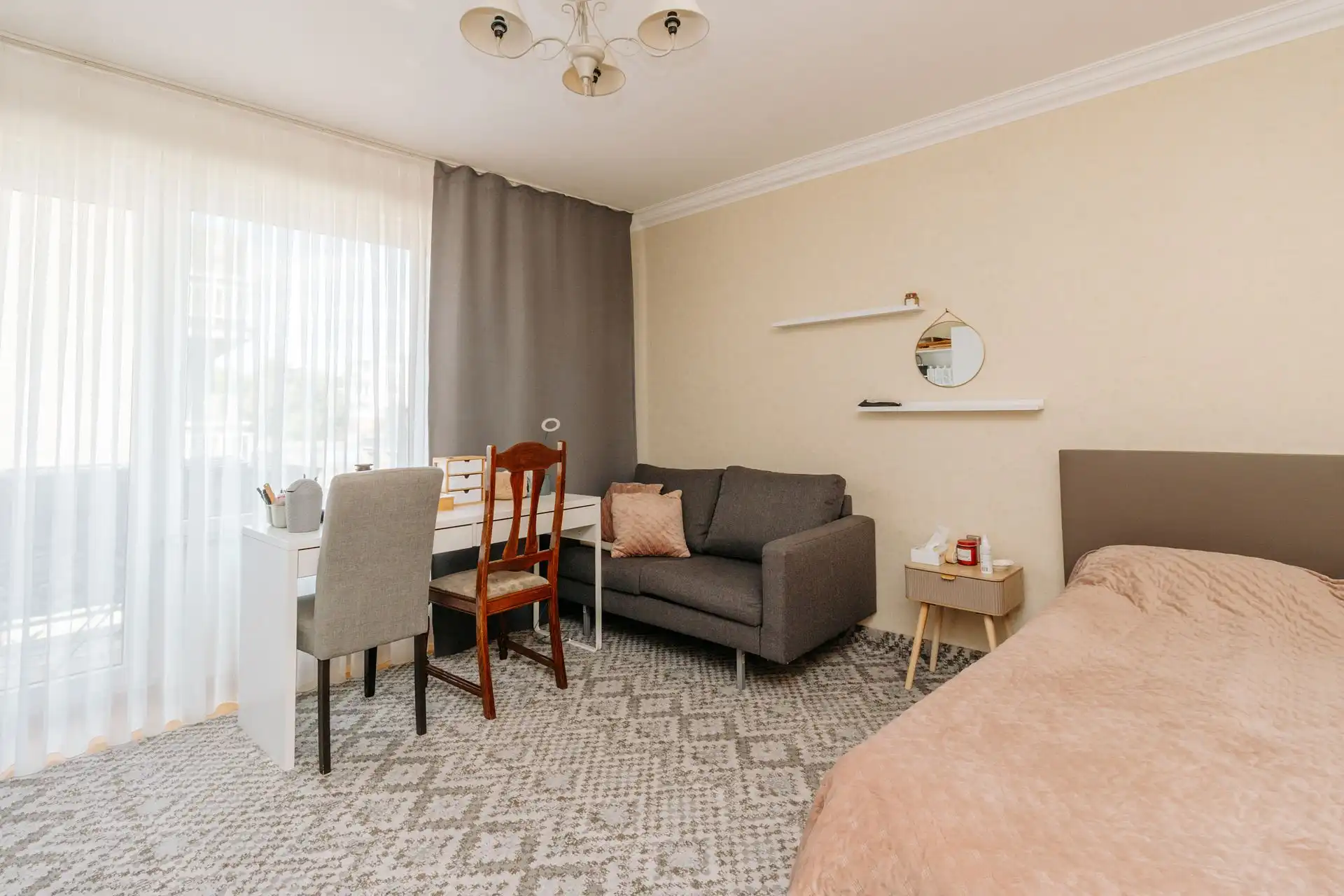 Lichtrijk appartement in Deurne! foto 9
