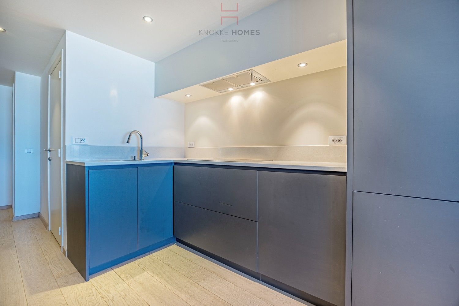 Instapklaar appartement met frontaal zeezicht gelegen nabij het Driehoeksplein foto 7