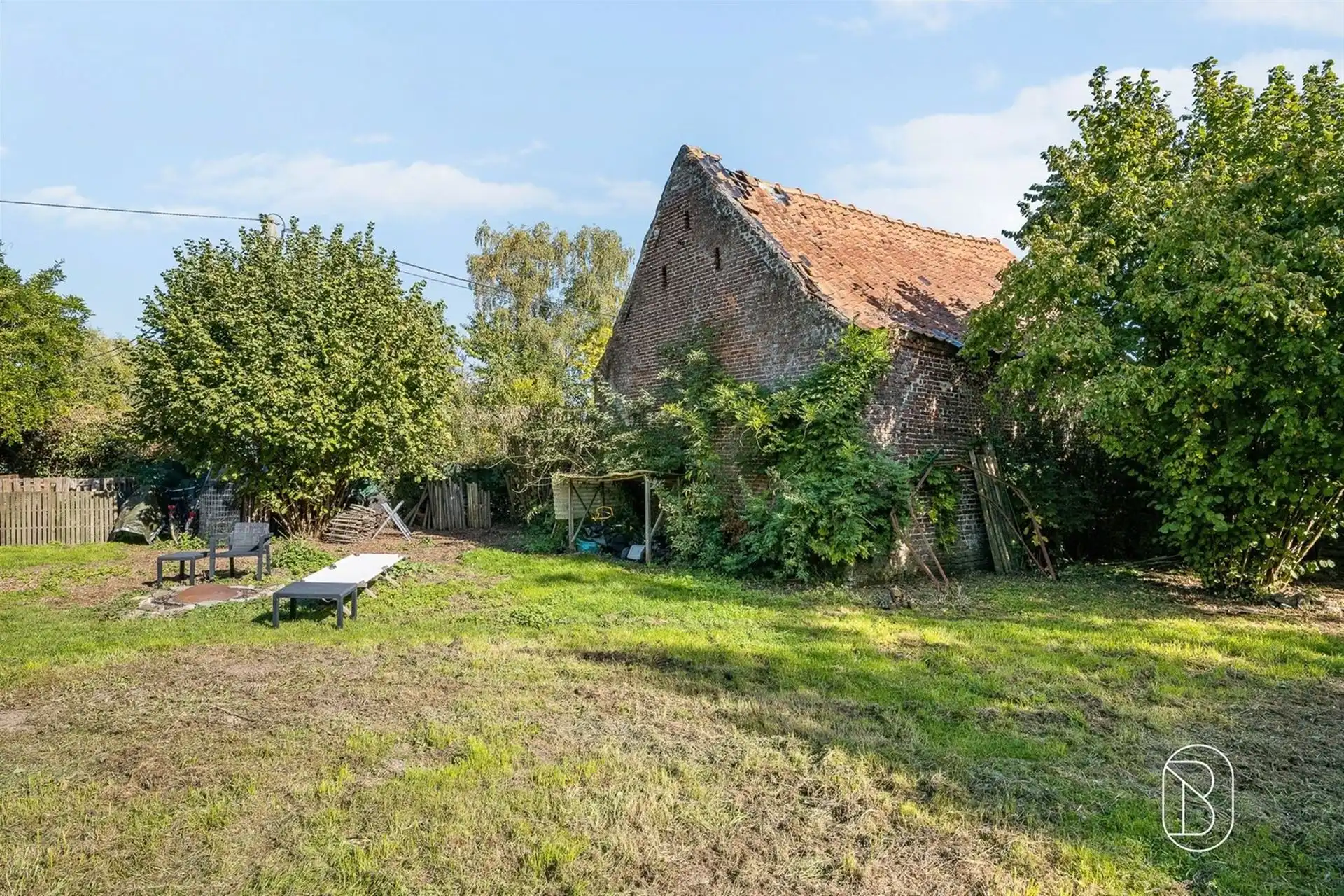Gerenoveerde hoeve met veel lichtinval op 3.800 m² foto 19