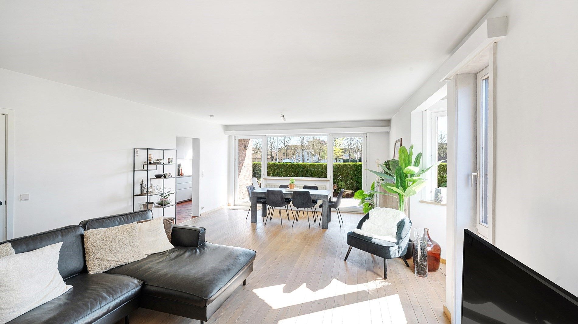 Groot appartement op een toplocatie te Brugge. Parking incl. foto 3