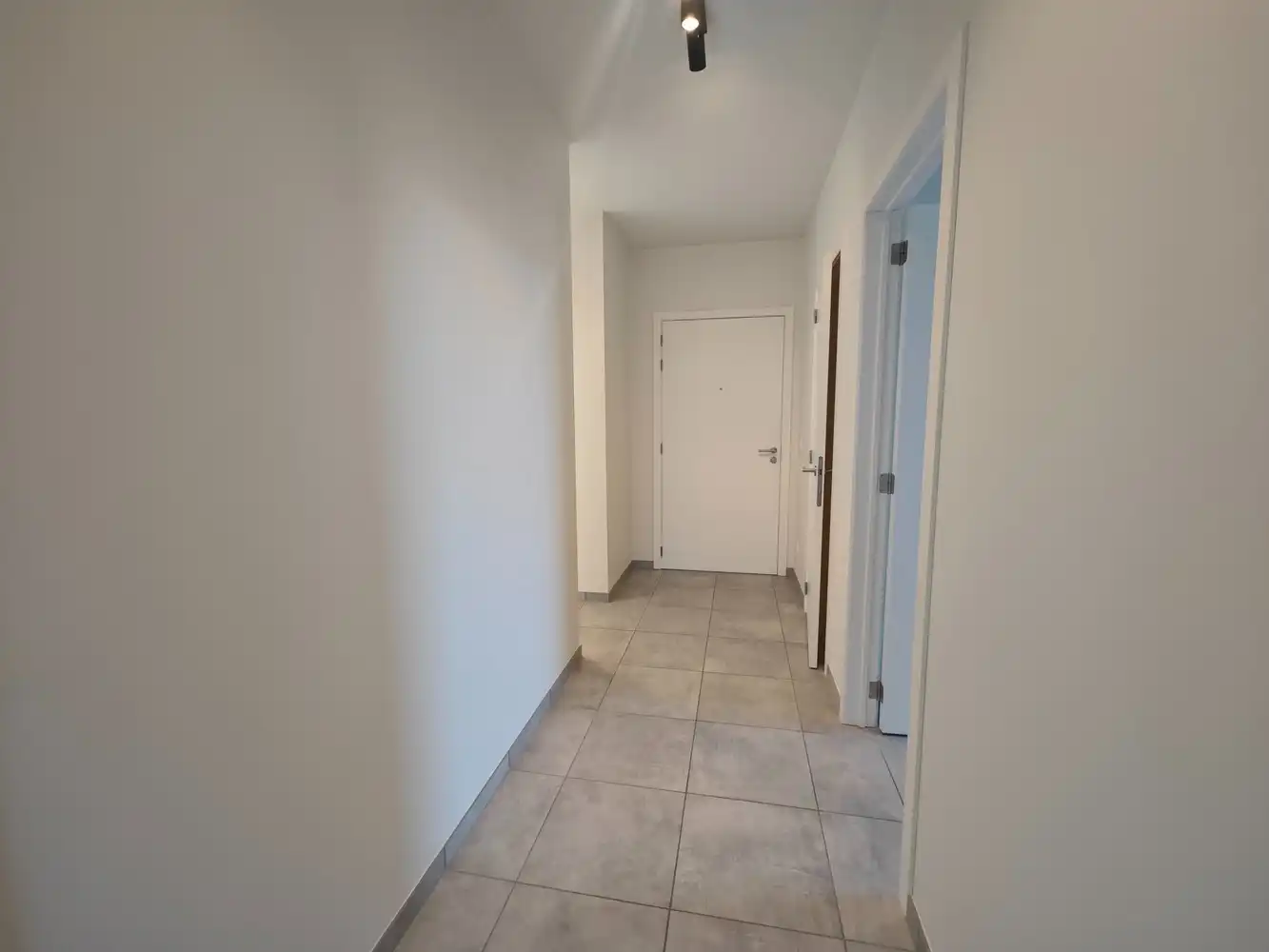 PRACHTIG PENTHOUSE MET 3 SLPKS, ONDERGR. PARKEERPL. EN KELDERBERGING IN HET CENTRUM foto 13