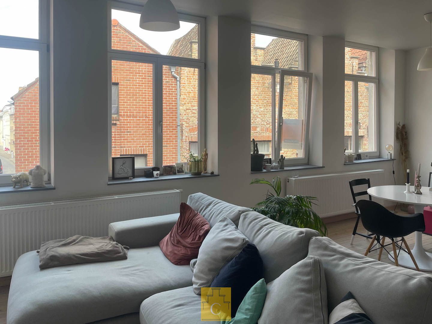 Trendy gerenoveerd appartement nabij Sint Jansplein foto 3