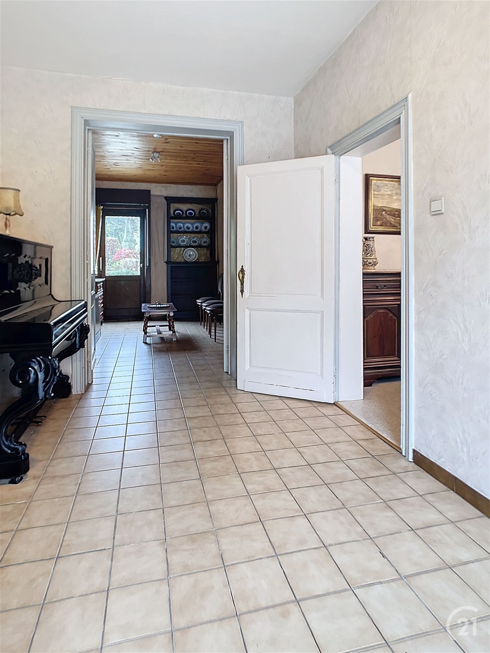 Te renoveren gezinswoning met tuin en weide op 35are40 foto 10